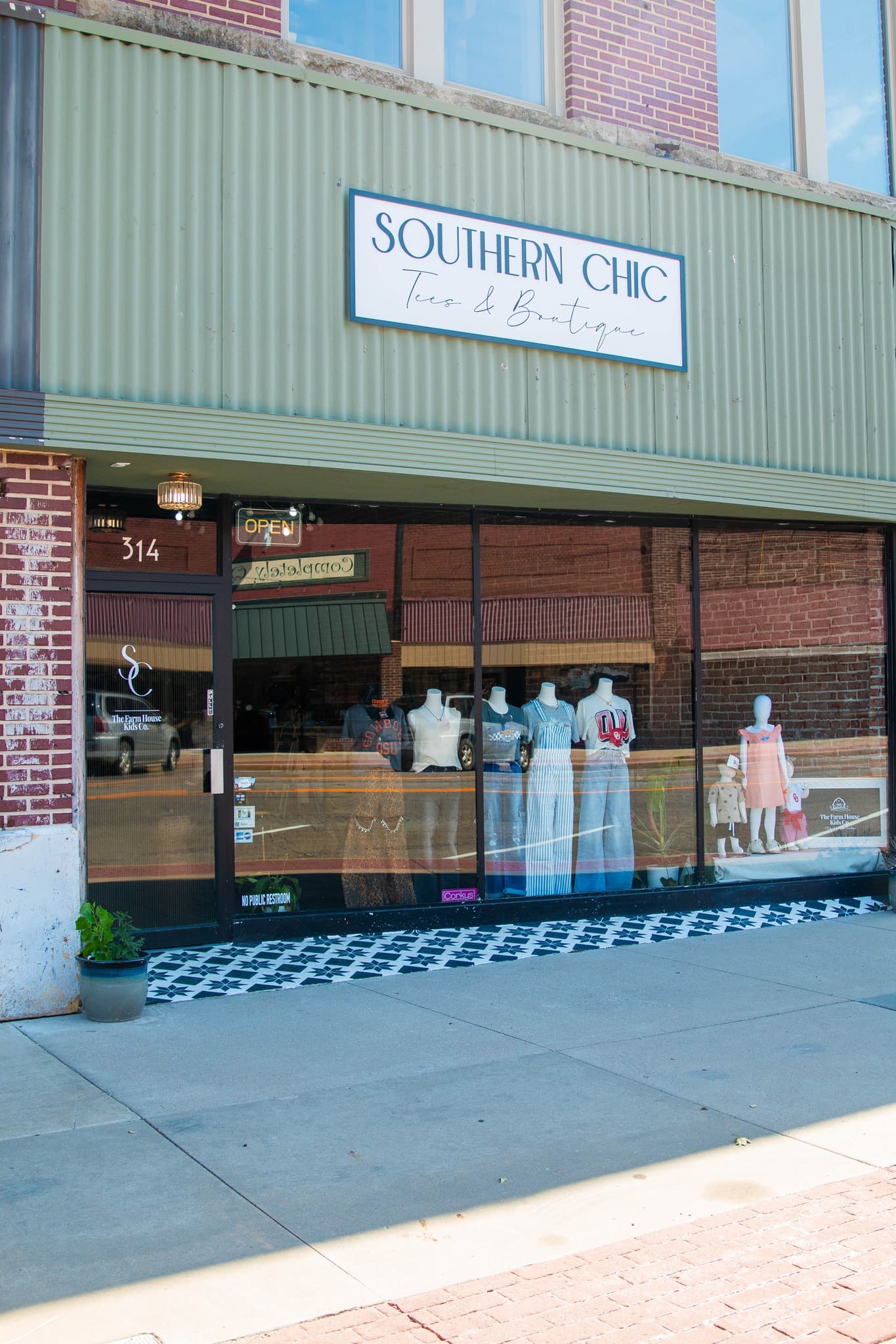 Southern Chic Tees & Boutique